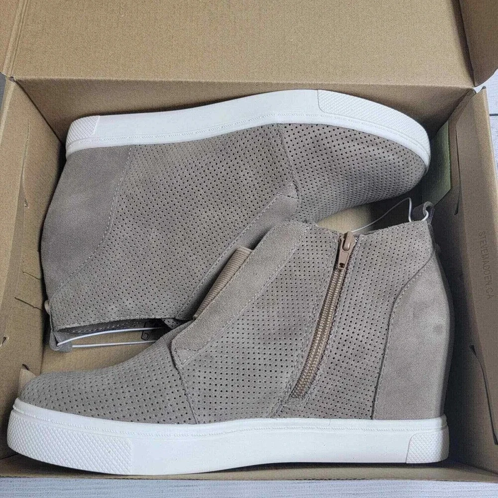 Steve Madden Hidden Wedge Sneaker Side Zipper Taupe Suede Women's Size 8 - Picture 5 of 8